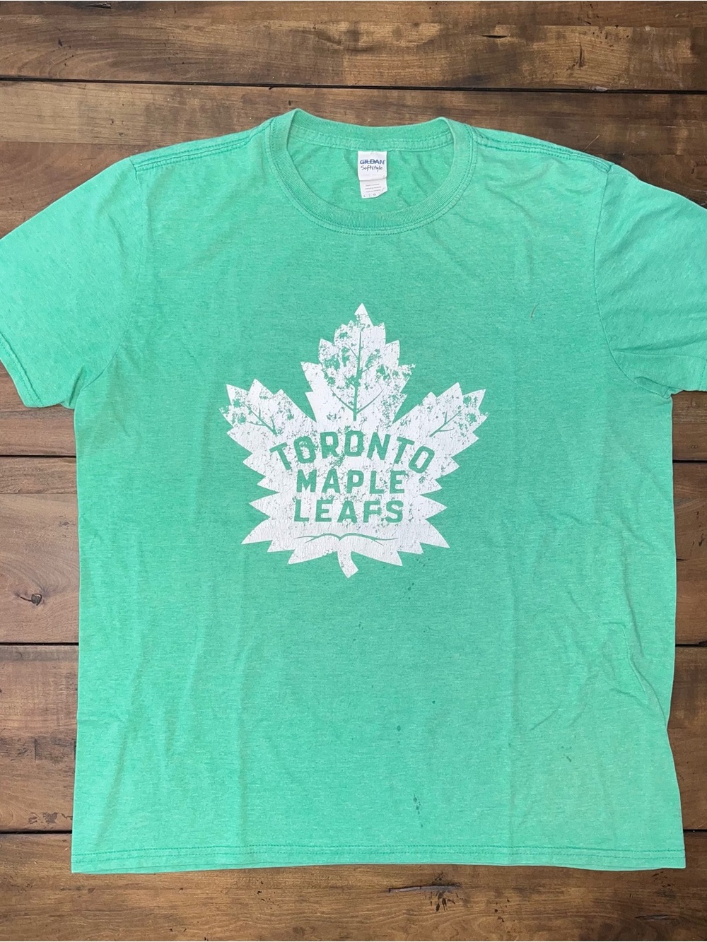 Vintage distressed Toronto Maple Leafs Green T-shirt size Large